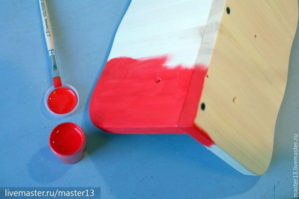 Делаем красивую кормушку для птиц «Снегири»