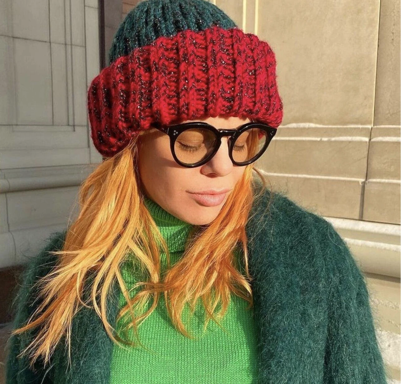 Стильное вязание: 7 российских знаменитостей, которым нравится вязать