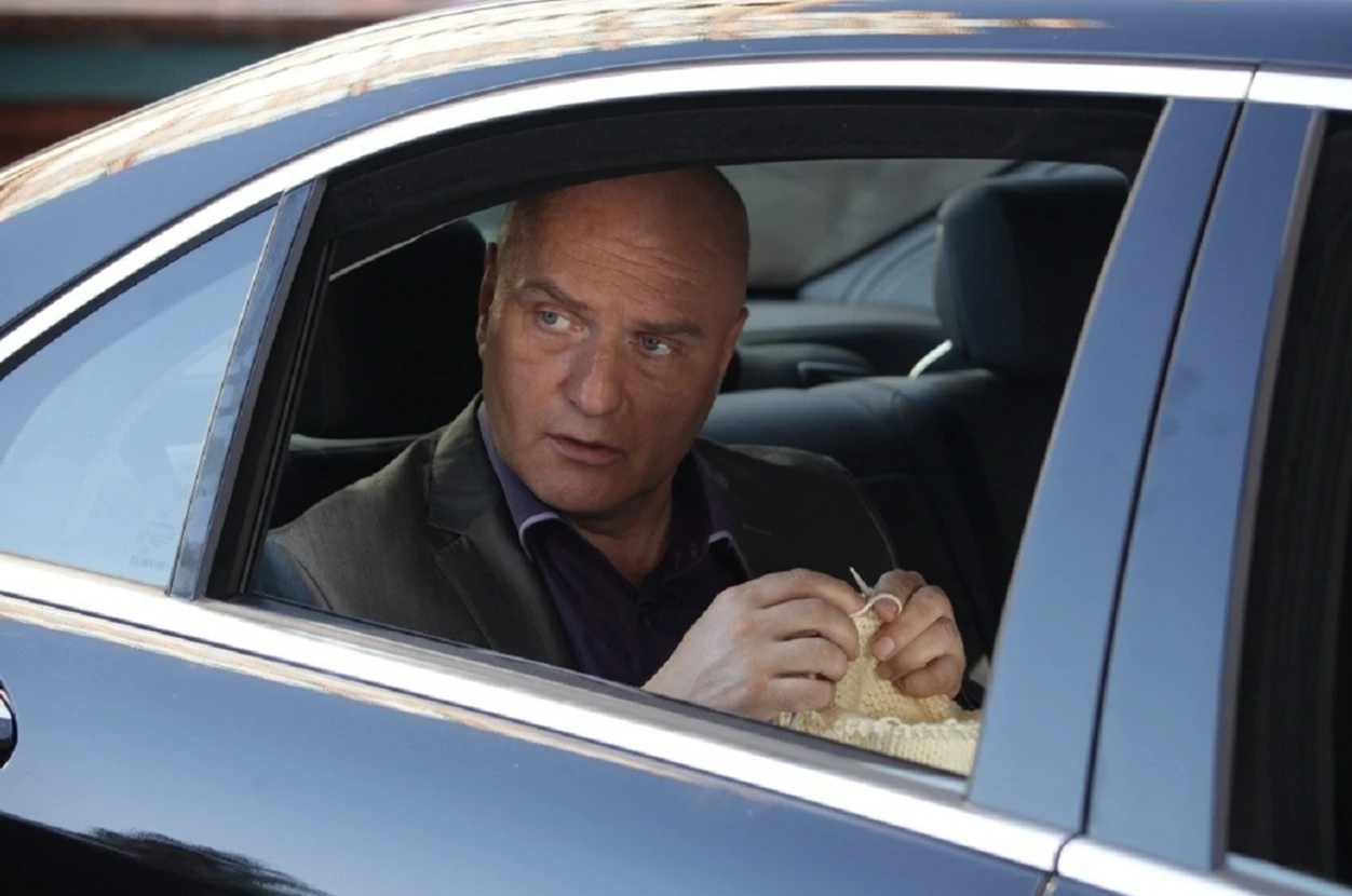 Стильное вязание: 7 российских знаменитостей, которым нравится вязать