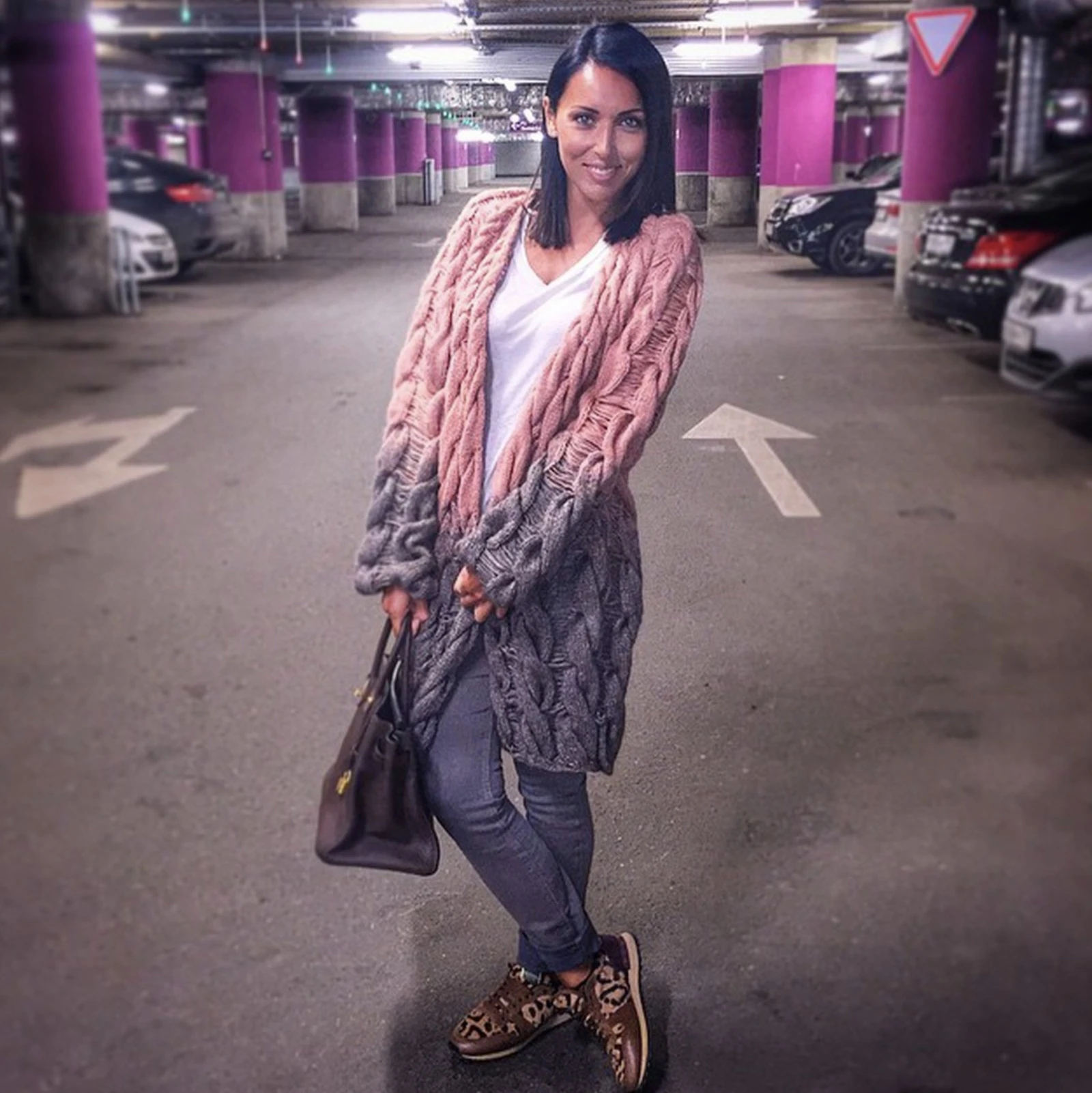 Стильный вязаный кардиган: 5 самых популярных моделей в Инстаграме