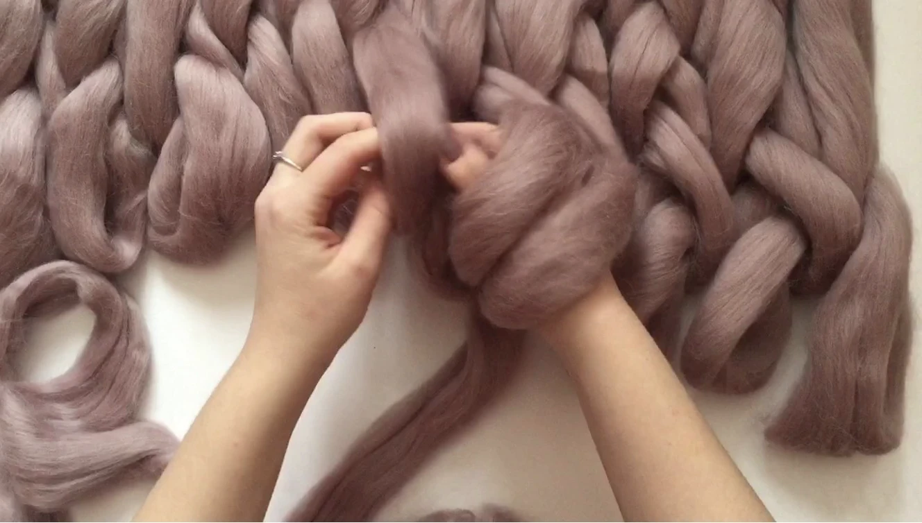 Вязание спицами и вязание крючком: сходства и отличия двух видов рукоделия