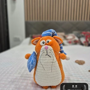 Хомяк в колпаке 🐹